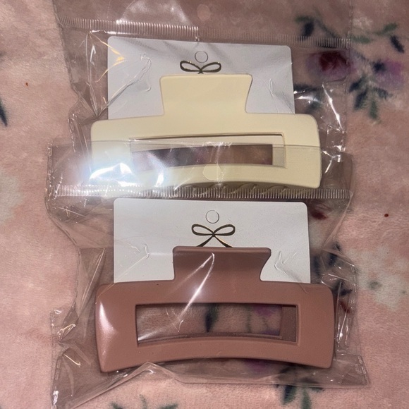 Accessories - Elegant Cream and Tan Hair Clips